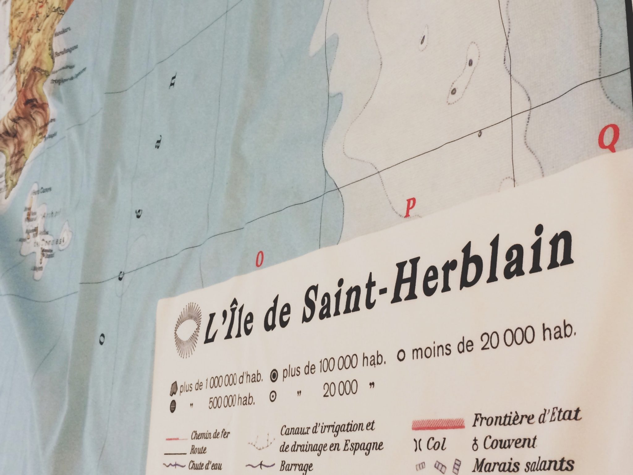 vue de vue de l'espace d'exposition de "L'Île de Saint-Herblain" à la Maison des Arts de Saint-Herblain.