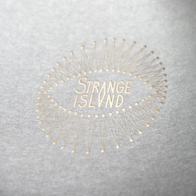 logo strange island