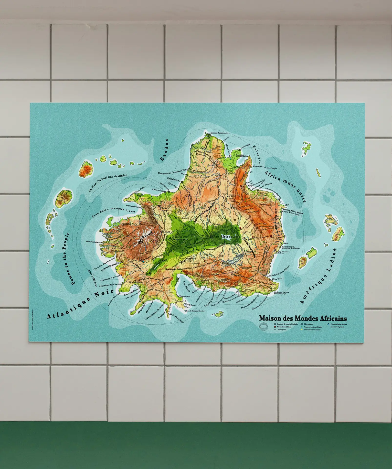 la carte de la maison des mondes africains affichée sur un mur